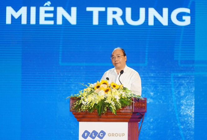 Phát triển kinh tế Vùng miền Trung không chỉ là việc riêng, 'việc nhà' 14 tỉnh Thủ tướng Nguyễn Xuân Phúc phát biểu tại Hội nghị. Ảnh: VGP/Quang Hiếu