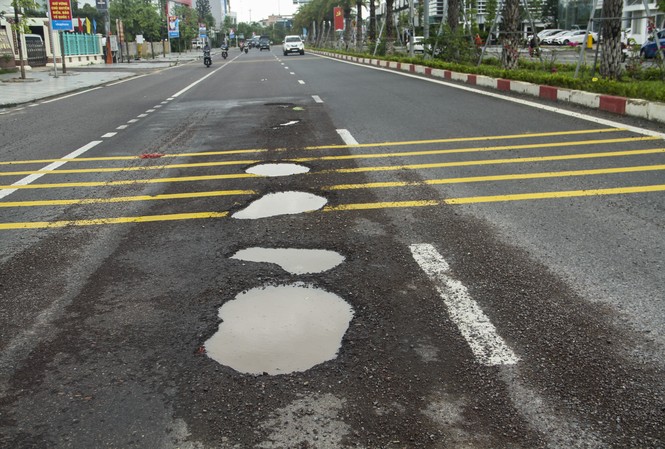 Quốc lộ 1D đi qua Bình Định lại 'áo rách' sau mưa Quốc lộ 1D trên địa bàn Bình Định lại "áo rách" sau mưa!