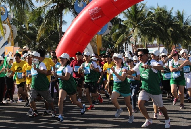 Phan Anh, Trang Hạ chạy marathon cùng 7200 VĐV tại Đà Nẵng Hơn 7200 VĐV đến từ 52 quốc gia và vùng lãnh thổ sẽ tham dự Cuộc thi Marathon Quốc tế Đà Nẵng năm 2018. Ảnh: Giang Thanh