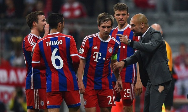BẢN TIN Thể thao sáng: Pep Guardiola đấu Porto đến... rách quần Pep Guardiola với chiếc quần rách.