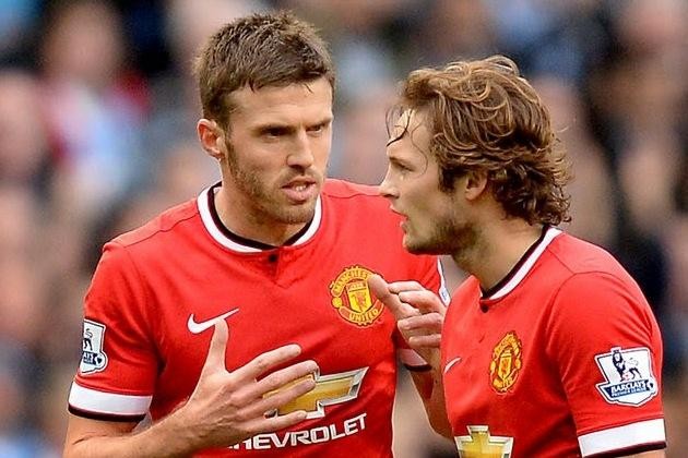 Trước cuộc chiến với Everton, M.U đón 3 tin vui Carrick và Blind đều đã sẵn sàng để trở lại.