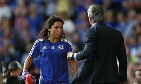 Bản tin Thể thao 19H: Lộ lý do Mourinho 'trù dập' nữ bác sĩ Mourinho và nữ bác sĩ Eva Carneiro.
