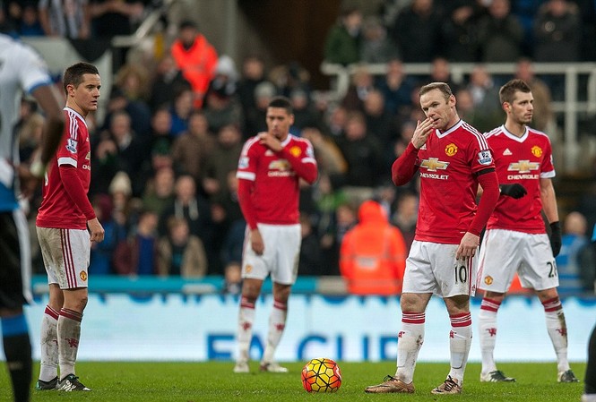 BẢN TIN Thể thao: Rooney điên tiết chỉ trích đồng đội. BẢN TIN Thể thao: Rooney điên tiết chỉ trích đồng đội.