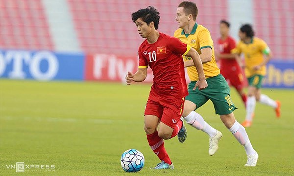 U23 Việt Nam vs U23 Australia (0-2): Lực bất tòng tâm Công Phượng và các đồng đội nhận bàn thua sớm. Ảnh: Vnexpress
