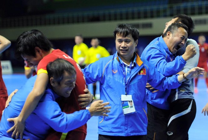 Bản tin Thể thao 19H: VFF thưởng đậm cho tuyển Futsal Việt Nam Đội tuyển Futsal Việt Nam lại nhận thưởng đậm từ VFF.