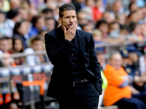 Simeone học tiếng Anh, chuẩn bị dẫn dắt Chelsea Simeone sẽ dẫn dắt Chelsea mùa tới?