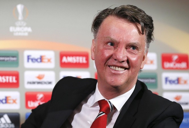 Roy Keane: 'Van Gaal chỉ giỏi làm trò cười cho thiên hạ' Van Gaal luôn có những phương án chiến thuật kỳ quặc.