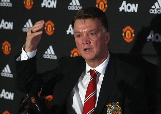 BẢN TIN THể thao 19H: Đại chiến Manchester, Van Gaal “cầu cứu” học trò Van Gaal đăng đàn “cầu cứu” học trò.