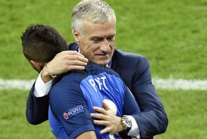 HLV Deschamps nói gì về chiến thắng ra quân của tuyển Pháp? HLV Deschamps hài lòng với 3 điểm trước Romania.