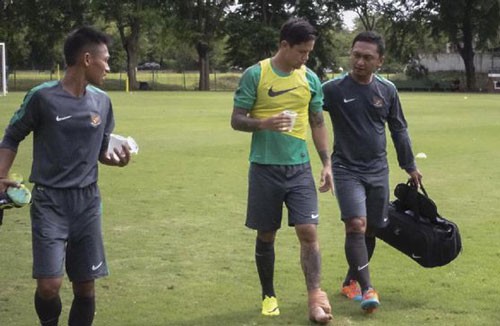 Indonesia mất 'chiến tướng' trước thềm AFF Cup 2016 Irfan Bachdim không thể dự AFF Cup 2016 cùng ĐT Indonesia.