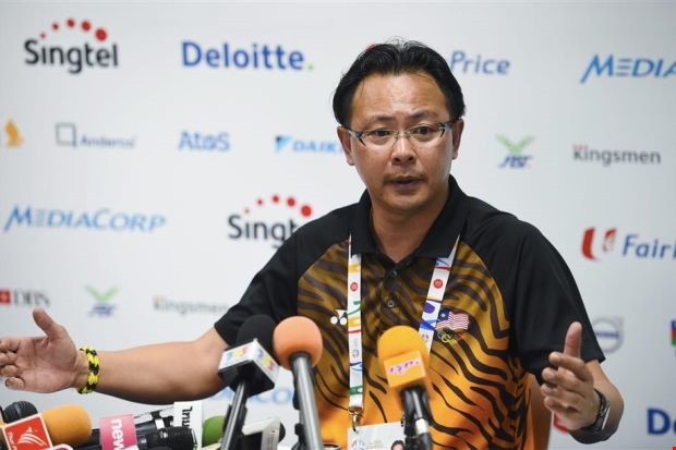 Người Malaysia 'lên gân' trước trận gặp Việt Nam HLV Ong Kim Swee yêu cầu các học trò cần phải cải thiện hơn nữa ở trận gặp Việt Nam.