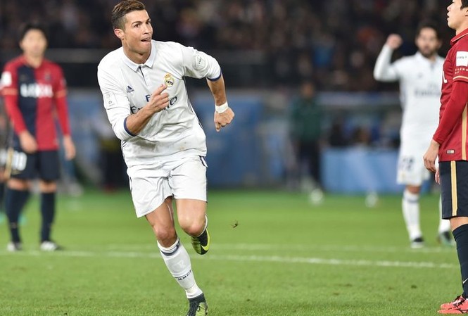 Bí ẩn sau những đôi giày lòe loẹt của Ronaldo Cristiano Ronaldo không thích đi giày màu đen.