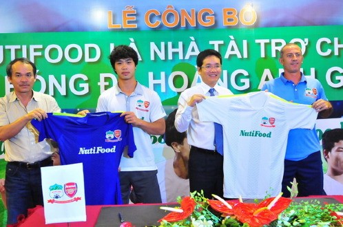 BẢN TIN thể thao: HAGL mất “bầu sữa” trước thềm V.League 2017 Nutifood bất ngờ chấm dứt hợp đồng tài trợ với HAGL.