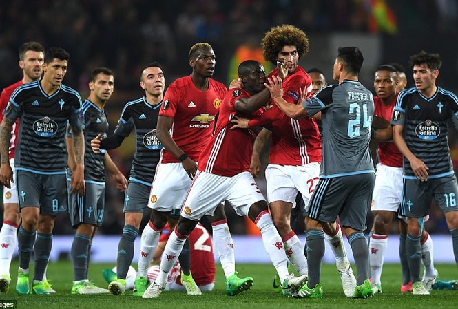 Trung vệ M.U trả giá cực đắt vì ẩu đả với cầu thủ Celta Vigo Eric Bailly nhận thẻ đỏ trực tiếp vì xô xát với cầu thủ Celta Vigo.