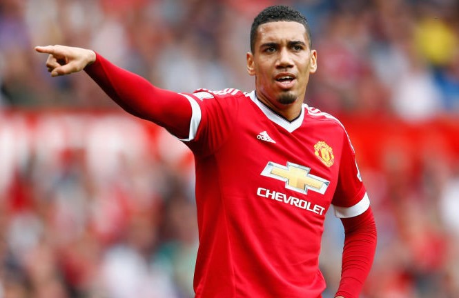 Lộ diện cầu thủ đầu tiên bị Mourinho 'trảm' ở M.U HLV Mourinho quyết tống cổ Chris Smalling ở hè 2017.