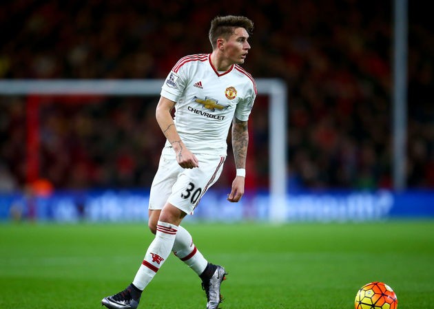 Sao M.U bị sa thải vì lý do… lãng xẹt Guillermo Varela bị Eintracht Frankfurt sa thải vì tự ý xăm hình.