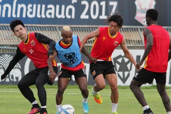 Cựu sao HAGL kỳ vọng giải cứu đội bóng Thai-League Masaaki Ideguchi chính thức gia nhập Sukhothai FC.