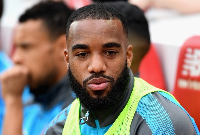 Ngôi sao Arsenal bị mẹ ép phải đá… tiền đạo Nếu không có sự quyết đoán của mẹ, Alexandre Lacazette đã thi đấu ở vị trí thủ môn.