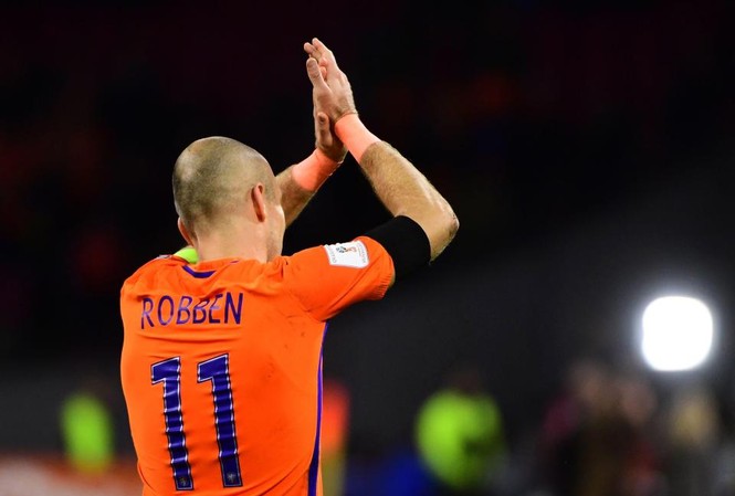 Hà Lan mất vé World Cup, Robben giã từ tuyển quốc gia Hà Lan mất vé World Cup, Robben giã từ tuyển quốc gia