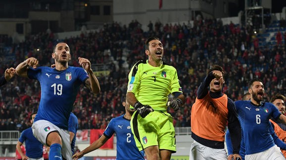 Thủ thành Buffon làm Bộ trưởng Thể thao Italia? Thủ thành Gianluigi Buffon được nhắm cho chiếc ghế Bộ trưởng Thể thao Italia.