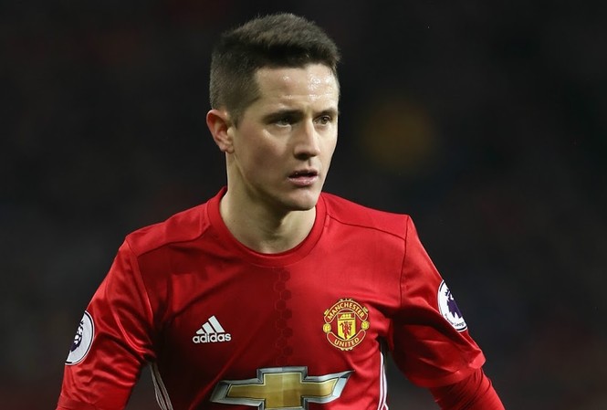 Sóng ngầm ở M.U, Herrera 'ấm ức' HLV Mourinho Herrera không hài lòng khi HLV Mourinho đổ mọi trách nhiệm lên học trò.