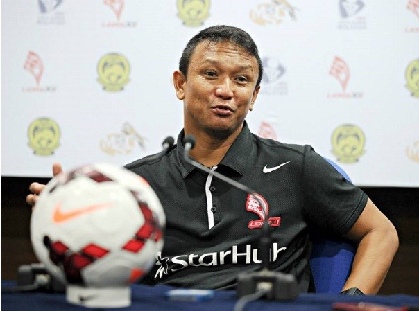 Huyền thoại Fandi Ahmad làm HLV trưởng ĐT Singapore HLV Fandi Ahmad chính thức dẫn dắt ĐT Sinapore.