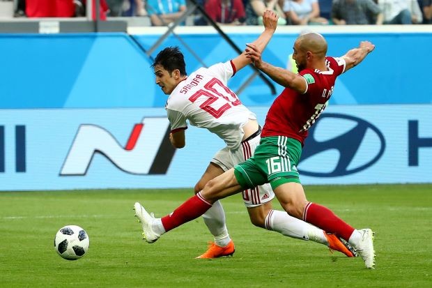 Tiền vệ Ma-rốc nhập viện, lỡ trận gặp Bồ Đào Nha Nordin Amrabat dính chấn thương ở phần đầu trong trận đấu với Iran.