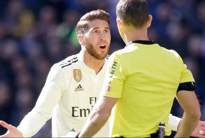 Khiến Real Madrid thua sốc, Ramos lập kỷ lục buồn Sergio Ramos đã phải nhận 20 thẻ đỏ tại La Liga.