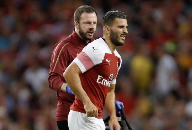 Arsenal trả giá đắt cho màn 'hủy diệt' AFC Bournemouth Sead Kolasinac dính chấn thương khá nặng trong trận thắng AFC Bournemouth.