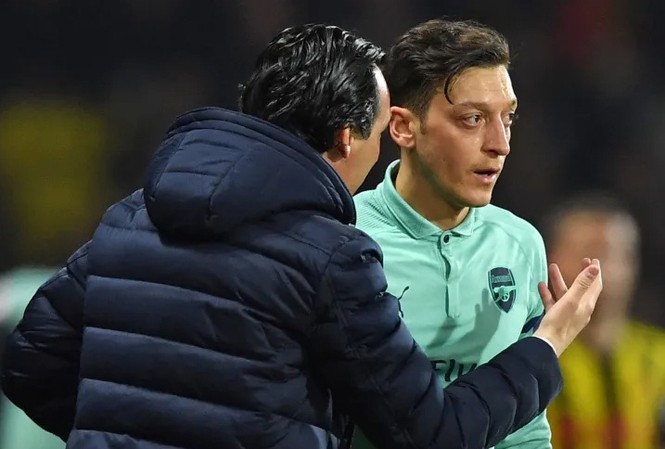 Ngôi sao Ozil 'giải độc' về tin đồn mâu thuẫn với HLV Arsenal Ozil khẳng định mình "không có vấn đề gì" với HLV Emery.