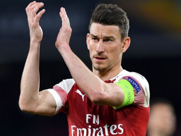 Thủ quân Koscielny sắp chia tay Arsenal để hồi hương Laurent Koscielny trên đường gia nhập Rennes.