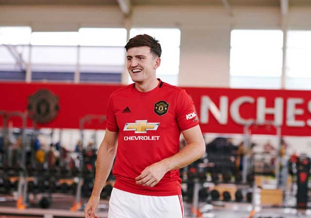 Mourinho quá đen, Solskjaer gặp may vụ chiêu mộ Maguire? Harry Maguire đã chơi tuyệt hay trong màn ra mắt M.U.