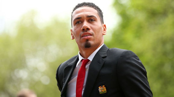 Vừa sang Serie A, hai ngôi sao đã tính 'đoạn tình' với M.U Chris Smalling không mặn mà với viễn cảnh trở lại M.U.