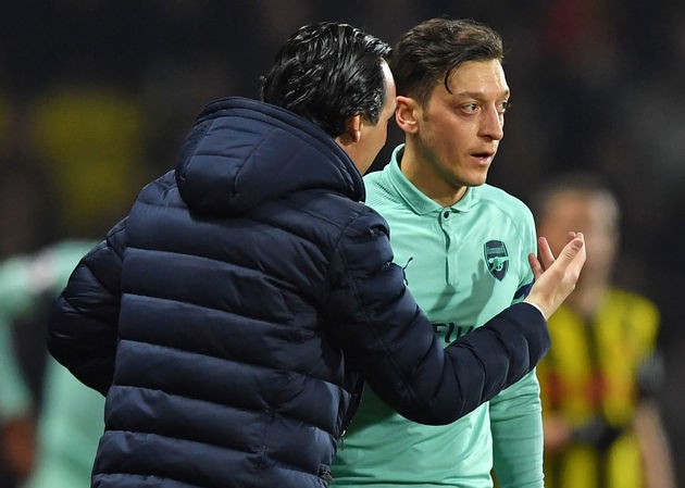 HLV Emery nói gì khi gạch tên Ozil khỏi trận đấu ở Europa League? HLV Unai Emery không muốn nhắc tới Mesut Ozil ở thời điểm này.