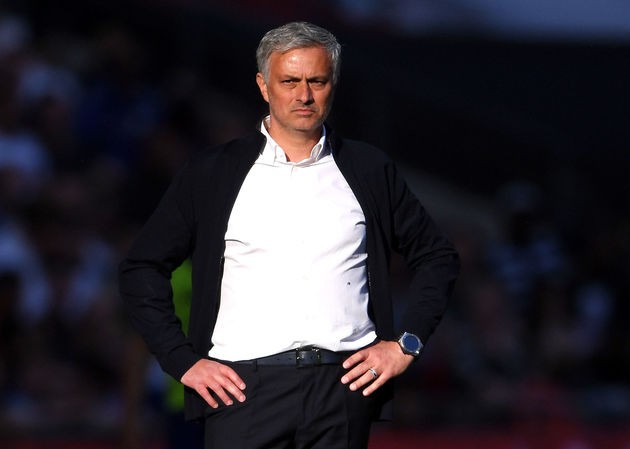 Rộ tin HLV Mourinho tới Arsenal thay Emery Xuất hiện những tin đồn cho rằng HLV Mourinho chuẩn bị dẫn dắt Arsenal.