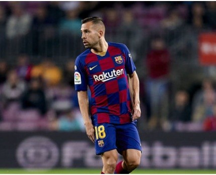 Barcelona nhận tin dữ về lực lượng, HLV Valverde bị đổ tội Alba dính chấn thương nặng trong trận đấu với Slavia Prague.