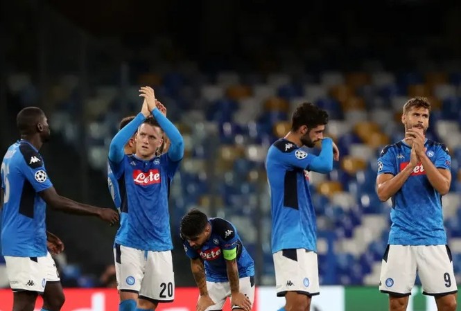 Nội bộ Napoli lục đục, HLV Ancelotti và học trò chống sếp lớn Các cầu thủ Napoli đang bất mãn với lãnh đạo CLB.