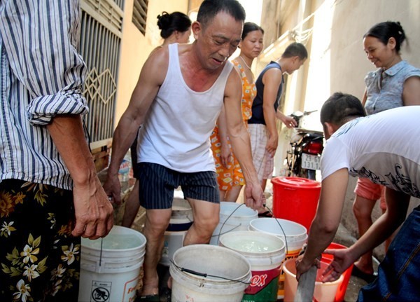 Hà Nội chuyển hơn 61 ha đất trồng lúa để xây nhà máy nước Hà Nội đang đẩy mạnh các dự án về nước sạch để giảm thiểu tình trạng thiếu nước sạch hiện nay ở nhiều khu vực trong mùa cao điểm