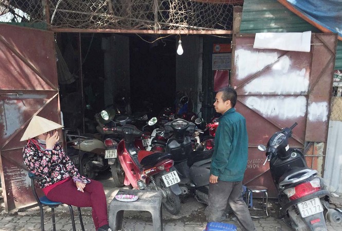 Hà Nội: Nghỉ lễ, bãi xe không phép 'bủa vây' bến xe Nghỉ lễ, bãi xe không phép 'bủa vây' bến xe Nước Ngầm