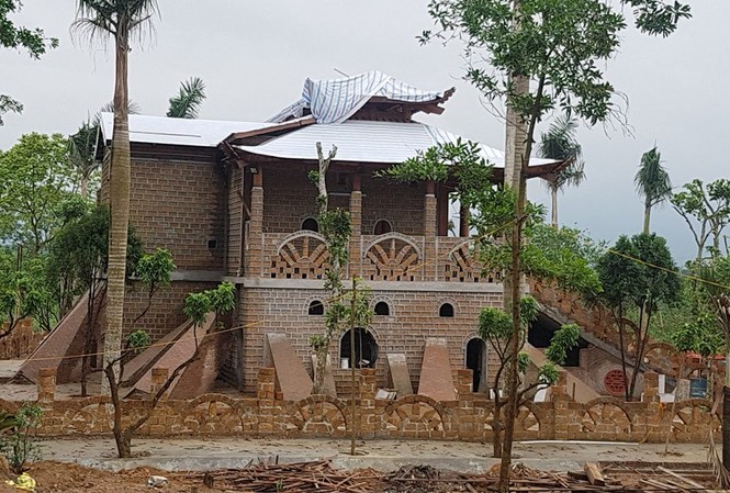 Xác minh thông tin Thứ trưởng ‘gom’ đất nông lâm trường làm trang trại Nhiều công trình đồ sợ được xây dựng trên đất nông lâm nghiệp ở Ba Vì (Ảnh Thái Bình)