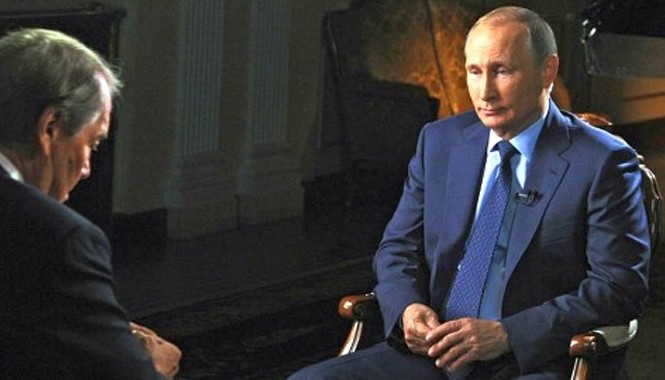 Ông Putin nói gì về nước Nga và tình hình Ukraine Tổng thống Nga Putin trả lời phỏng vấn trên kênh truyền hình Mỹ PBS. (Ảnh Kremlin.ru)
