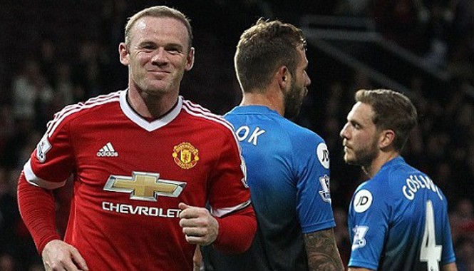 Man Utd về đích thứ năm, dự Europa League Rooney có bàn thắng thứ 100 ở Old Trafford. Ảnh: AFP.