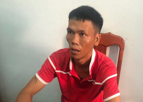 Nghi phạm đánh gãy tay bé 13 tuổi bán vé số để cướp khai gì? Nghi phạm Nguyễn Quý tại cơ quan công an