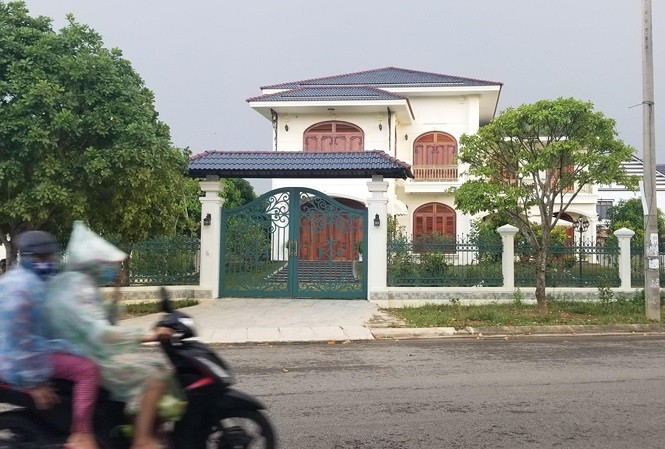 8 tổ chức, nhiều cá nhân liên quan đến hai lô đất của vợ nguyên Bí thư Tỉnh ủy 8 tổ chức, nhiều cá nhân liên quan đến hai lô đất của vợ nguyên Bí thư Tỉnh ủy