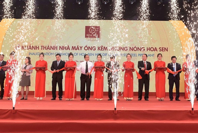 Hoa Sen khánh thành nhà máy ống kém nhúng nóng 500 tỷ đồng Nhà máy ống nhúng kẽm nóng của Hoa Sen được đầu tư hơn 500 tỷ đồng tại khu công nghiệp Phú Mỹ I, tỉnh Bà Rịa-Vũng Tàu