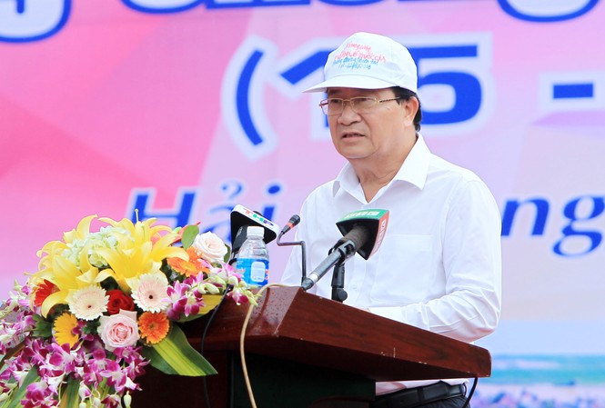 Bão trên biển Đông năm 2019: Xuất hiện muộn nhưng nguy hiểm hơn Phó Thủ tướng Chính phủ Trịnh Đình Dũng, Trưởng Ban chỉ đạo Trung ương về Phòng chống thiên tai phát động toàn dân hưởng ứng “Tuần lễ Quốc gia phòng, chống thiên tai năm 2019” với chủ đề “Giảm nhẹ rủi ro thiên tai bắt đầu từ cộng đồng"