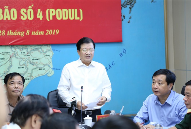 Phó Thủ tướng Trịnh Đình Dũng: Không được chủ quan với bão số 4 Phó Thủ tướng Trịnh Đình Dũng yêu cầu các địa phương chủ động cấm biển, di dân khỏi khu vực nguy hiểm ứng phó vơi bão số 4.