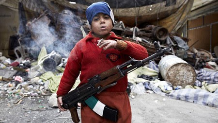 Rùng mình những chiến binh nhí ở Syria Chiến binh 8 tuổi của phiến quân Syria gây sốc cộng đồng quốc tế