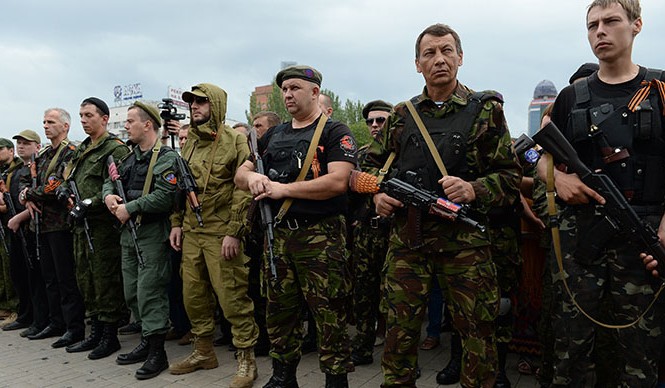 Donetsk đồng ý ngừng bắn Lực lượng dân quân Donbass của nước Cộng hòa Nhân dân Donetsk tự phong