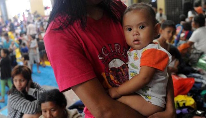 Càn quét Philippines, bão Thần Sấm lướt đến Trung Quốc Người dân Philippines phải sơ tán đến những nơi trú ẩn an toàn